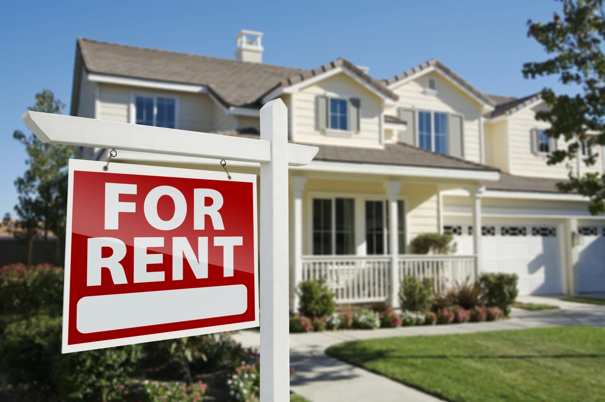 For Rent By Owner: The Advantages and Disadvantages of Renting from a Private Landlord